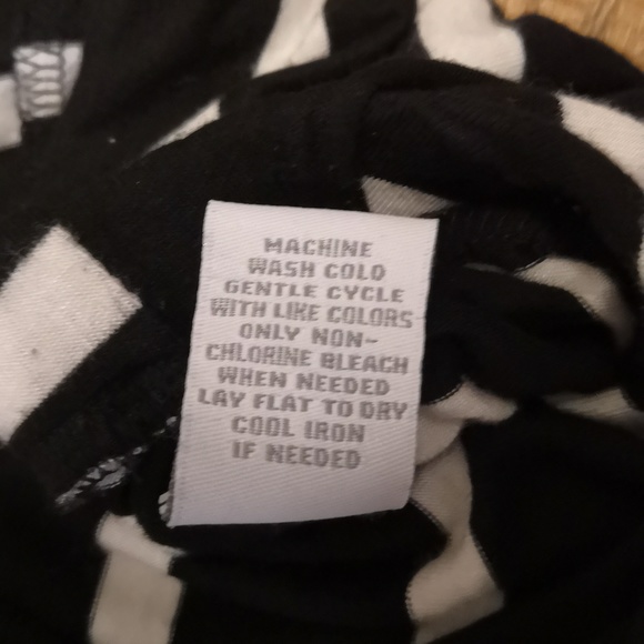 Asymmetrical Skirt - Picture 5 of 5